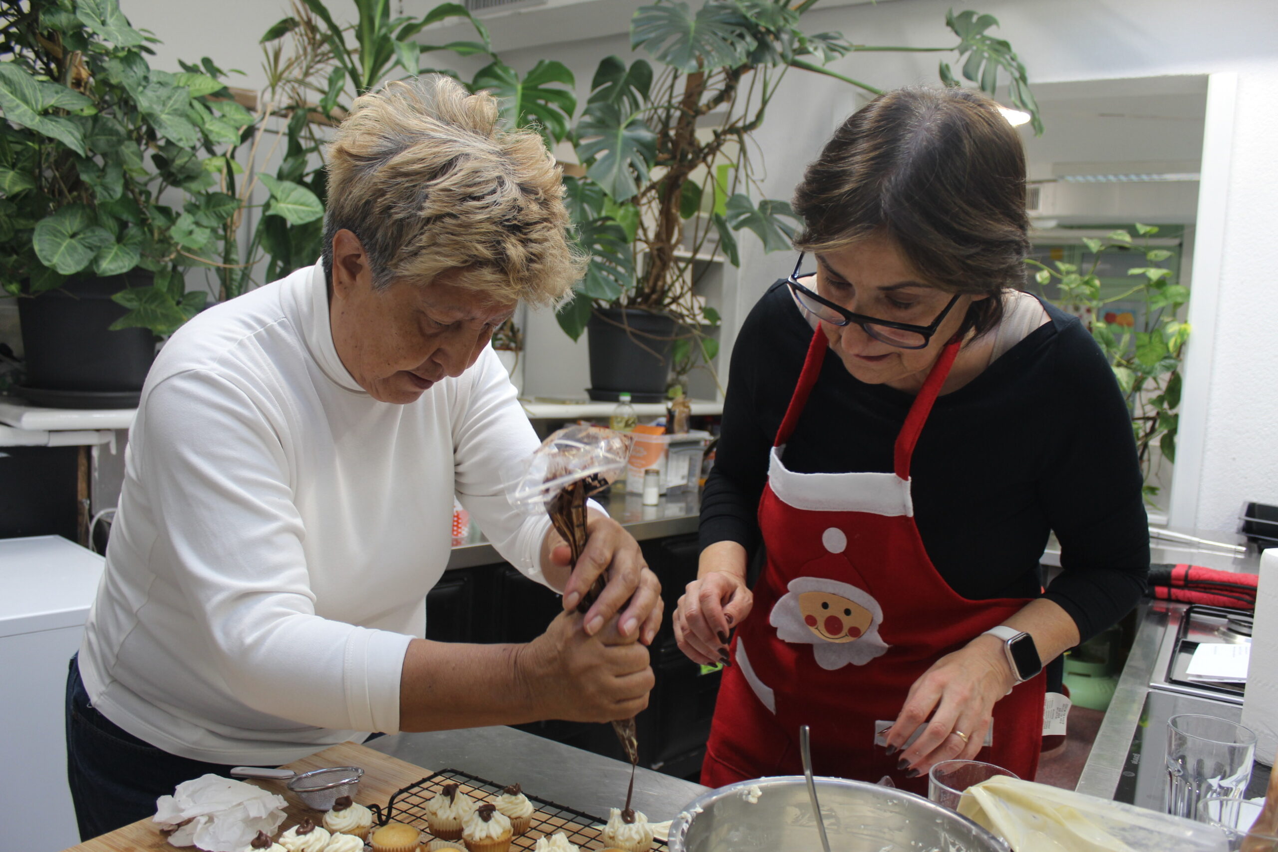 DELAVNICA PEKE PRAZNIČNIH PIŠKOTOV