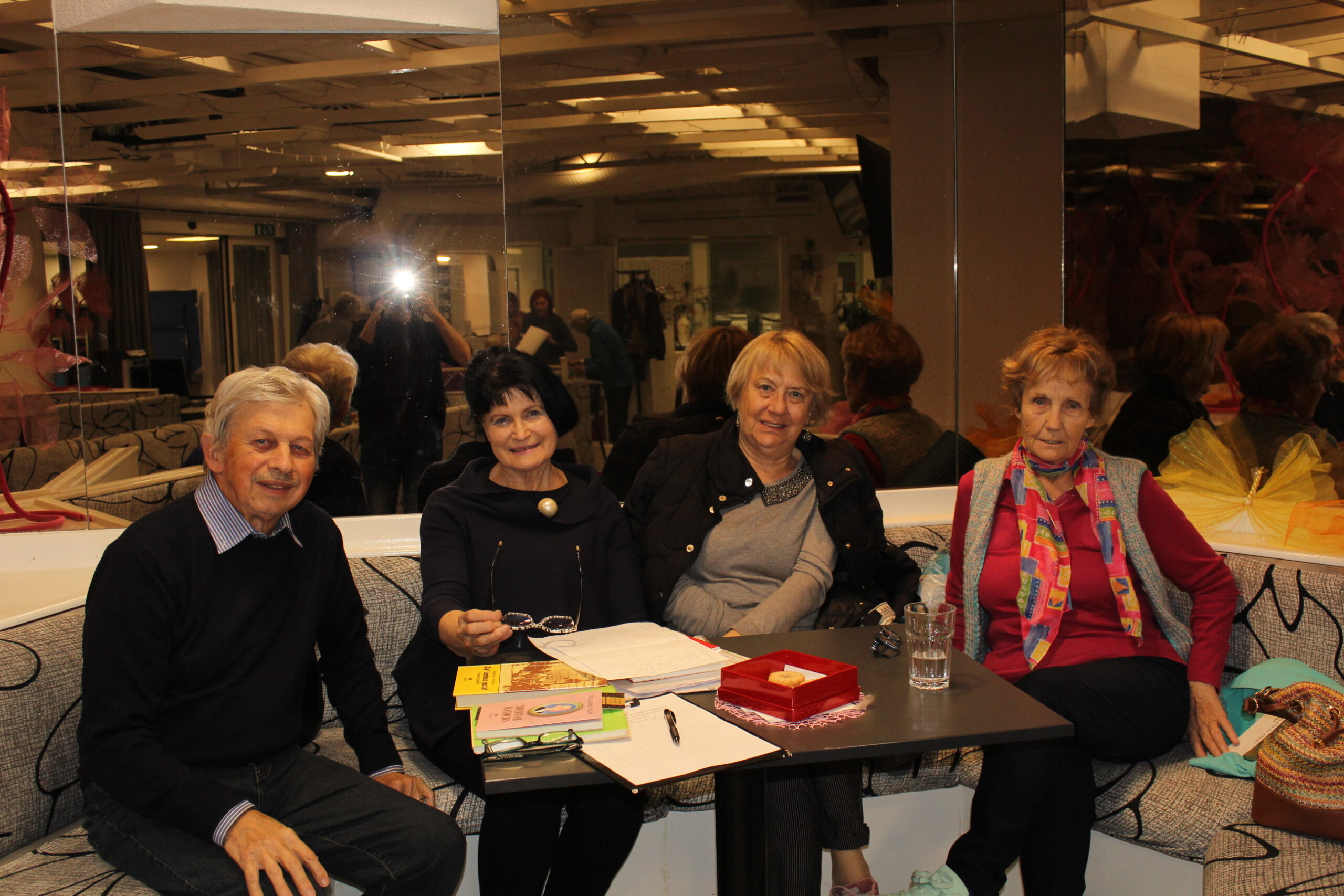 KLEPET-POGOVARJAMO SE VSAK V SVOJEM NAREČJU