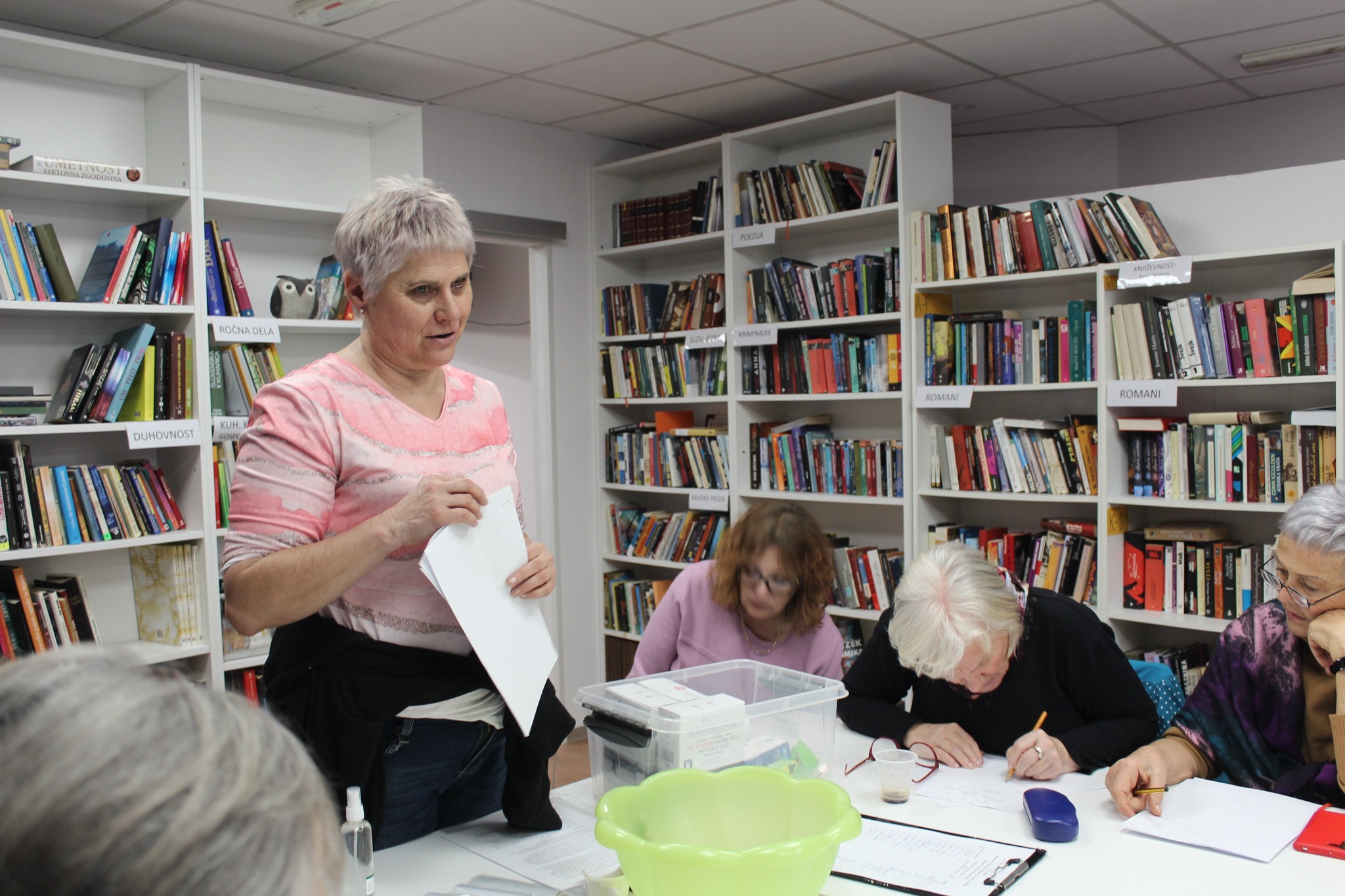 PREDAVANJE O KONZERVANSIH, PARABENIH IN HORMONSKIH MOTILCIH