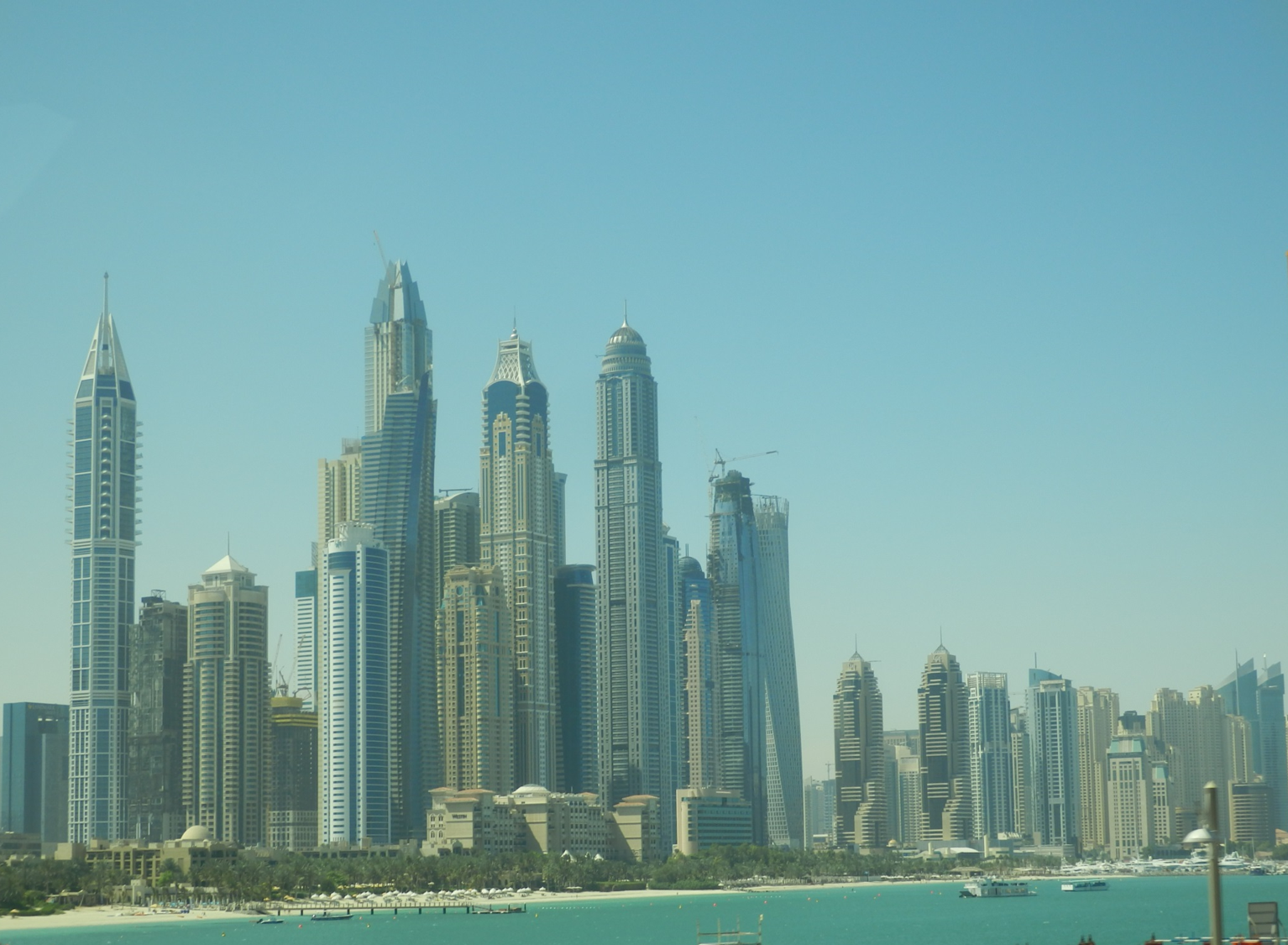 POTOPISNO PREDAVANJE-RAZNOLIKOST ARABSKEGA SVETA V ZDRUŽENIH ARABSKIH EMIRATIH IN V OMANU